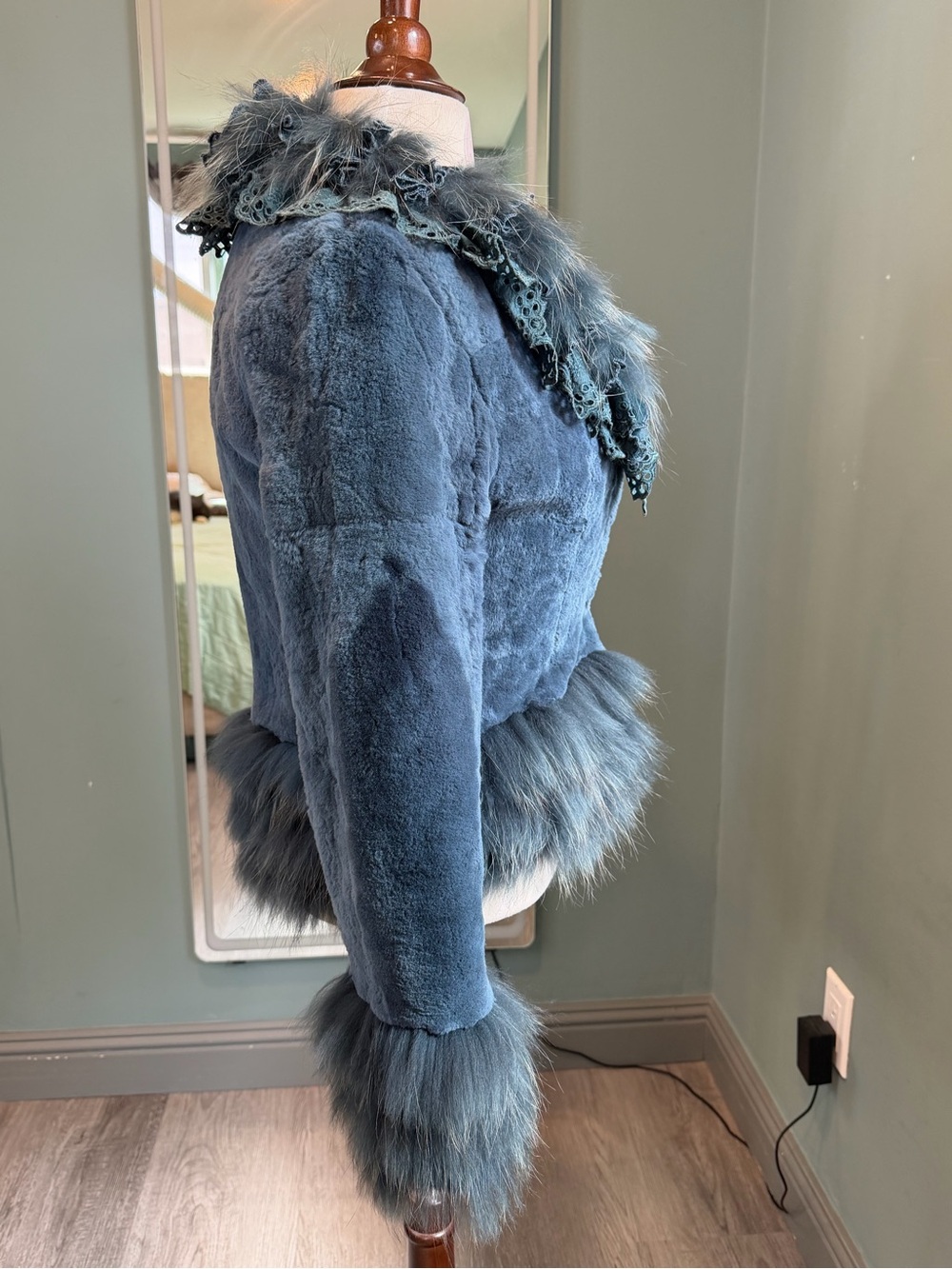 Vintage DORATTI Blue Raccoon Fur Lace Ruffle Fitted Jacket XXS XS - Picture 4 of 11